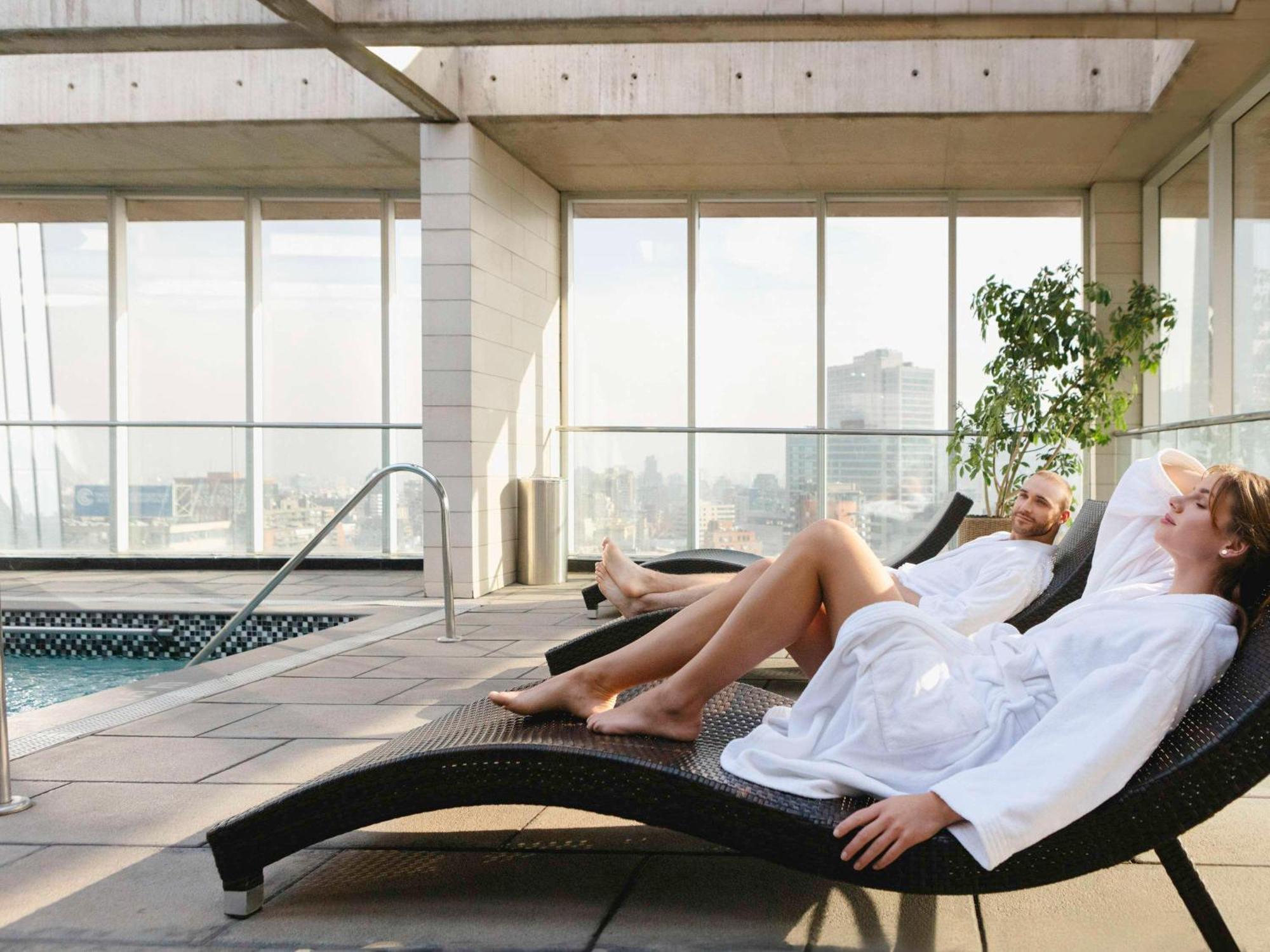 Pullman Santiago El Bosque Hotel Exterior foto The Spa at The Westin
